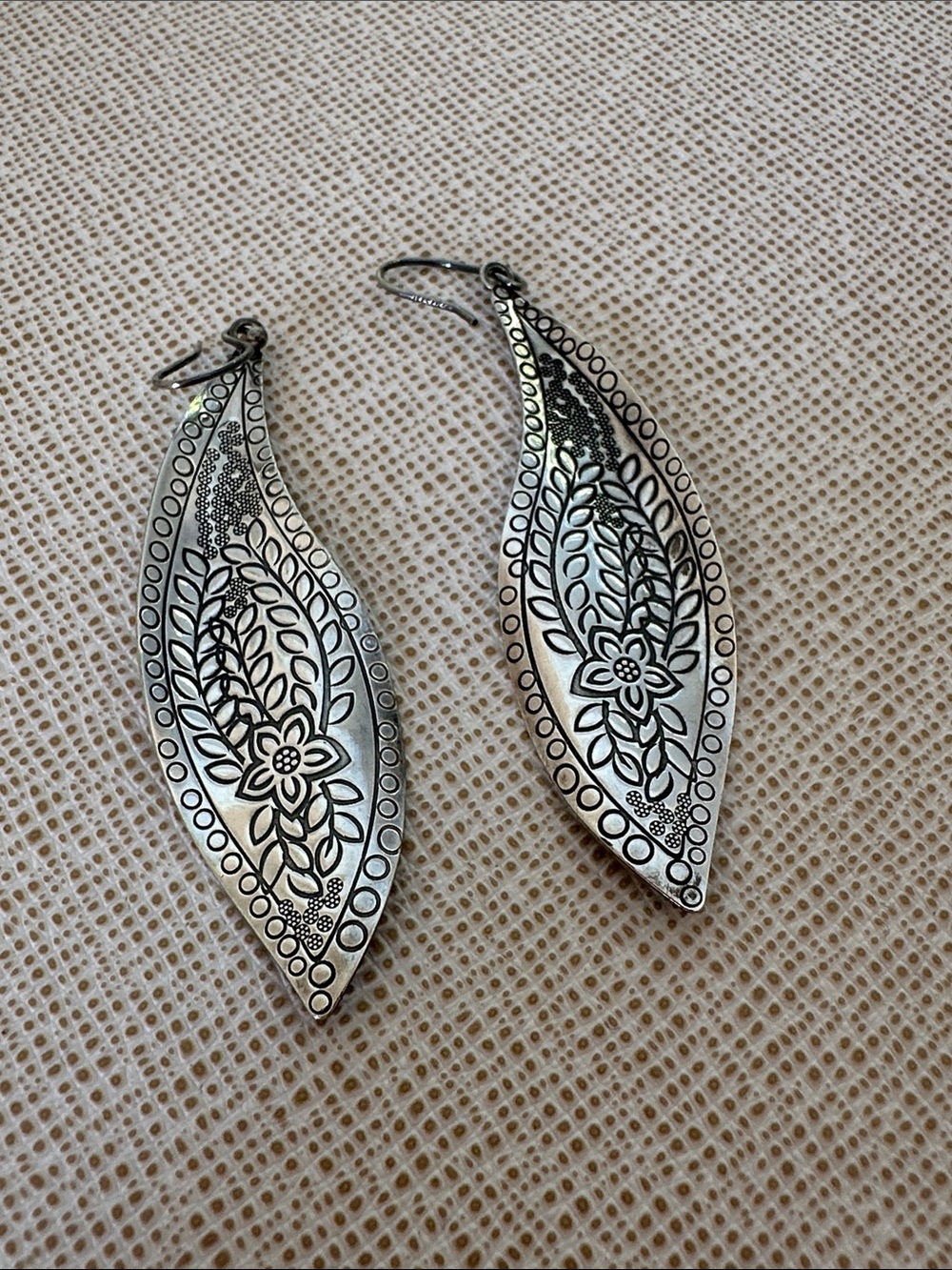 Silpada Sterling Silver Floral Leaf Dangle Earrings